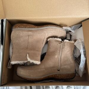 Timberland EK Granby 8450A Taupe Sherpa Zip Waterproof Ankle Boots Womens 7